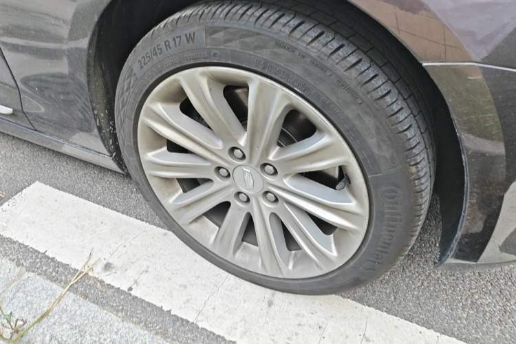 Used Cadillac ATS-L 2017 28T Fashion Edition Right Front Wheel Hub