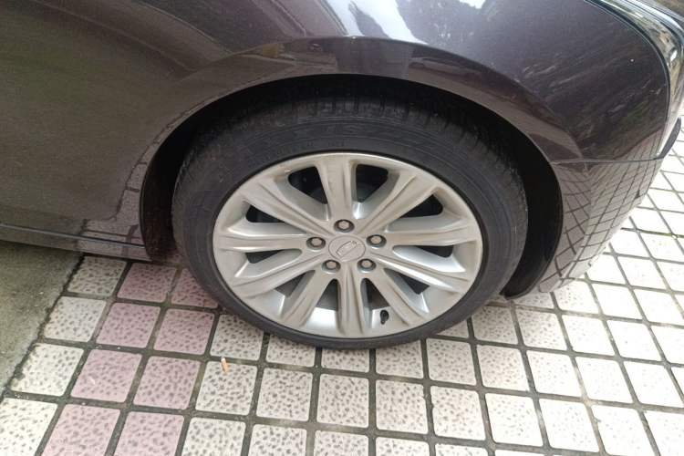 Used Cadillac ATS-L 2017 28T Fashion Edition Right Front Wheel Hub