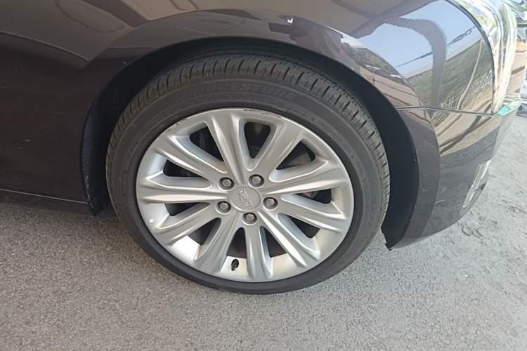 Used Cadillac ATS-L 2017 28T Fashion Edition Right Front Wheel Hub
