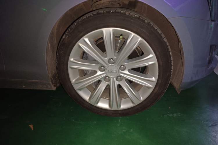 Used Cadillac ATS-L 2017 28T Tech Edition Right Front Wheel Hub
