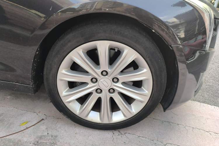 Used Cadillac ATS-L 2017 28T Tech Edition Right Front Wheel Hub