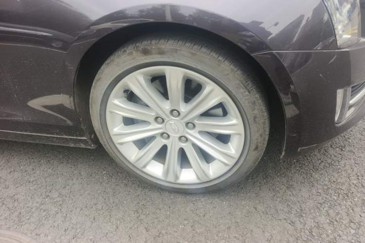 Used Cadillac ATS-L 2017 28T Tech Edition Right Front Wheel Hub