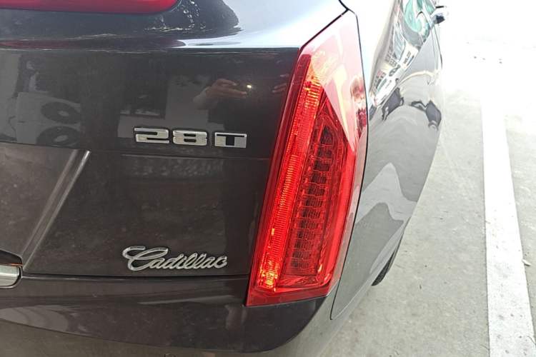 Used Cadillac ATS-L 2017 28T Fashion Edition Right Rear Taillight