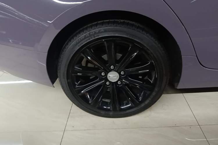 Used Cadillac ATS-L 2017 28T Tech Edition Right Rear Wheel Hub