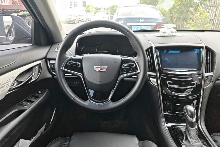 Used Cadillac ATS-L 2017 28T Fashion Edition Steering Wheel