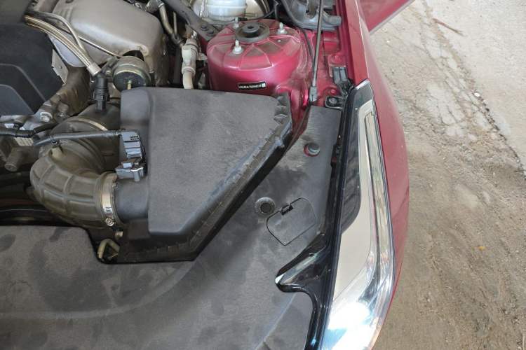 Used Cadillac ATS-L 2017 28T Fashion Edition Engine Bay Left