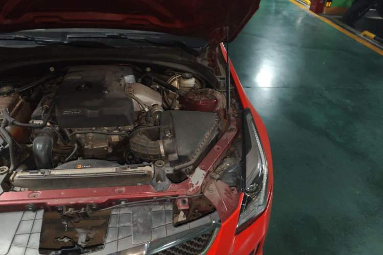 Used Cadillac ATS-L 2017 28T Tech Edition Engine Bay Left