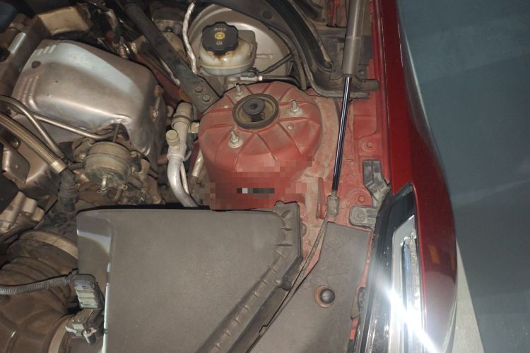 Used Cadillac ATS-L 2017 28T Tech Edition Engine Bay Left