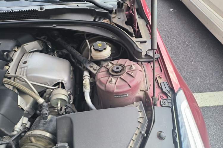 Used Cadillac ATS-L 2017 28T Tech Edition Engine Bay Left