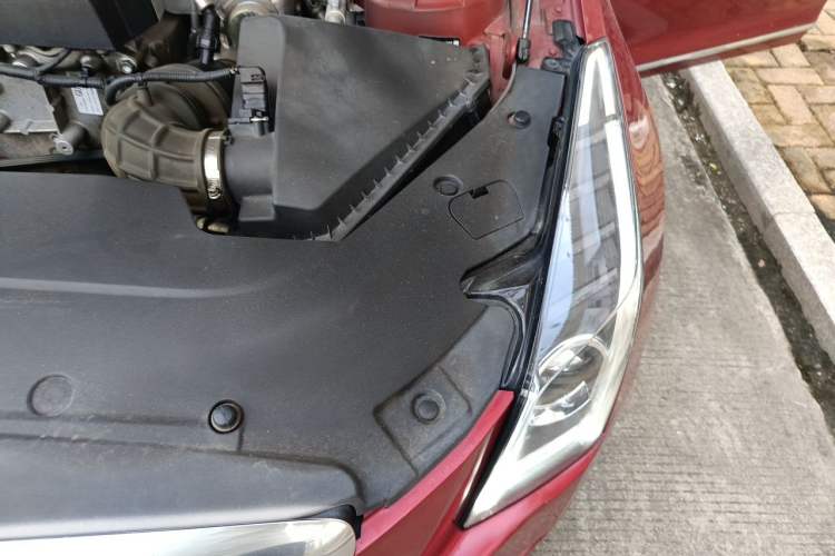 Used Cadillac ATS-L 2017 28T Fashion Edition Engine Bay Left