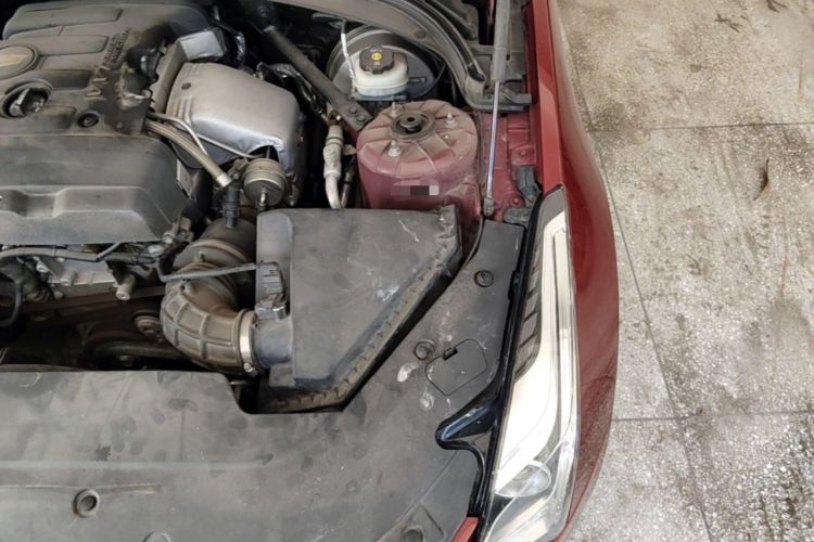 Used Cadillac ATS-L 2017 28T Tech Edition Engine Bay Left