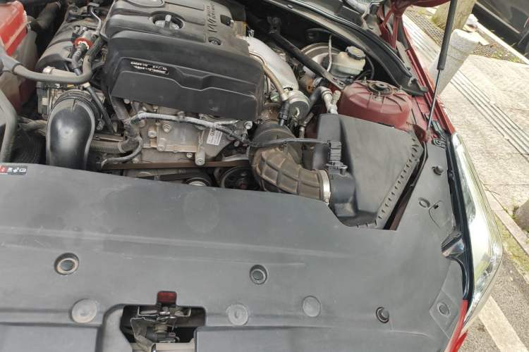 Used Cadillac ATS-L 2017 28T Tech Edition Engine Bay Left