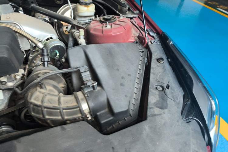 Used Cadillac ATS-L 2017 28T Tech Edition Engine Bay Left