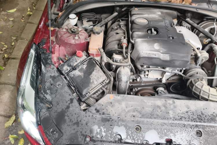 Used Cadillac ATS-L 2017 28T Tech Edition Engine Bay Right