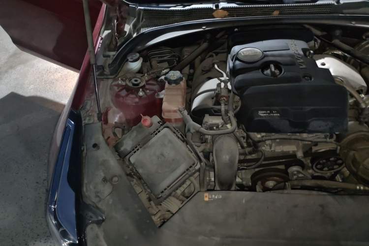 Used Cadillac ATS-L 2017 28T Tech Edition Engine Bay Right