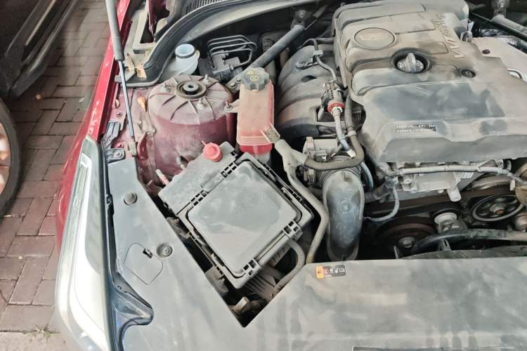 Used Cadillac ATS-L 2017 28T Tech Edition Engine Bay Right
