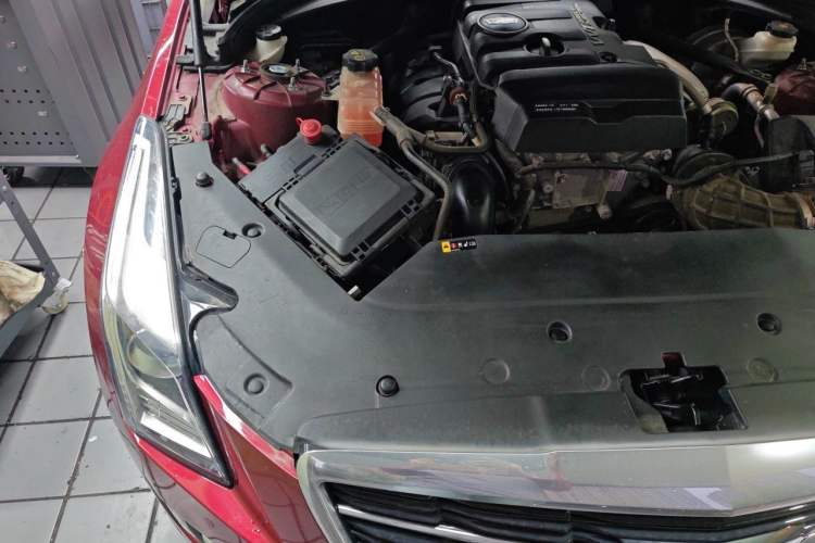 Used Cadillac ATS-L 2017 28T Tech Edition Engine Bay Right