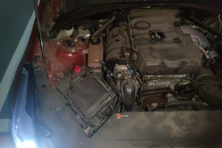 Used Cadillac ATS-L 2017 28T Tech Edition Engine Bay Right