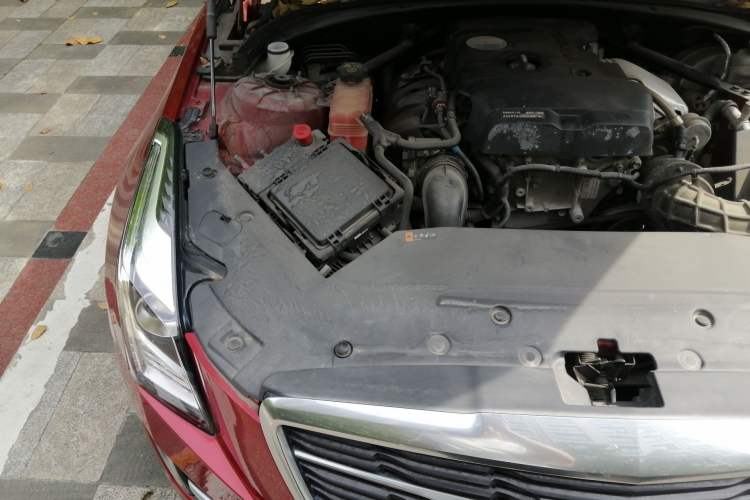 Used Cadillac ATS-L 2017 28T Tech Edition Engine Bay Right