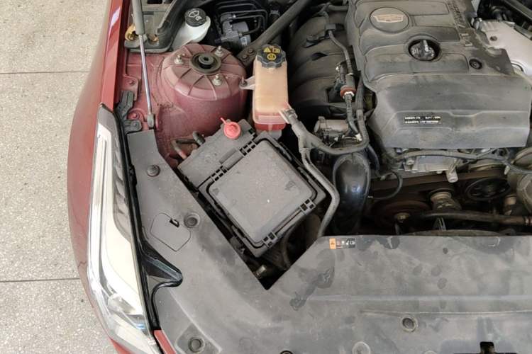 Used Cadillac ATS-L 2017 28T Tech Edition Engine Bay Right