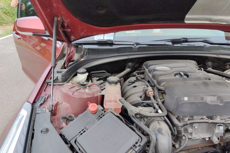 Used Cadillac ATS-L 2017 28T Tech Edition Engine Bay Right