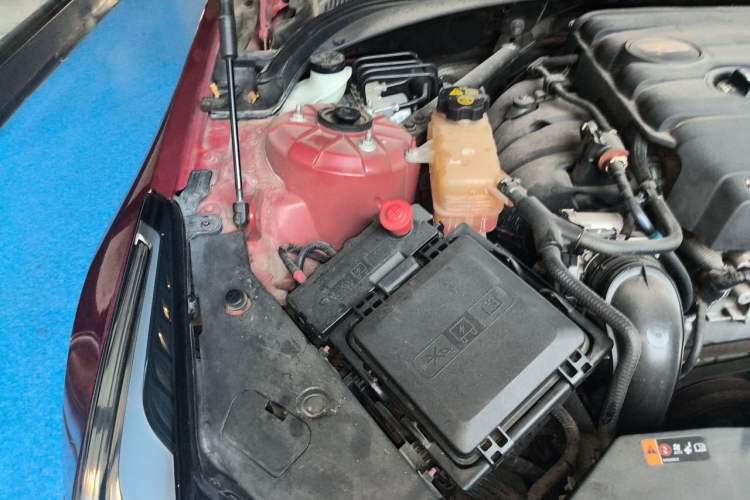 Used Cadillac ATS-L 2017 28T Tech Edition Engine Bay Right