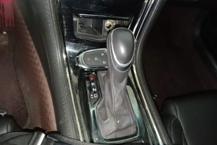 Used Cadillac ATS-L 2017 28T Tech Edition Gear Lever