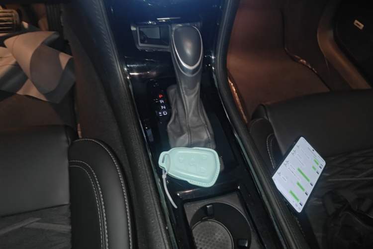 Used Cadillac ATS-L 2017 28T Tech Edition Gear Lever