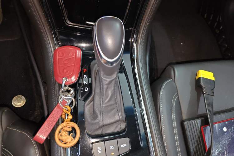 Used Cadillac ATS-L 2017 28T Fashion Edition Gear Lever