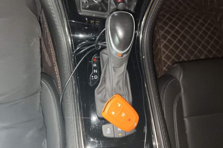 Used Cadillac ATS-L 2017 28T Fashion Edition Gear Lever