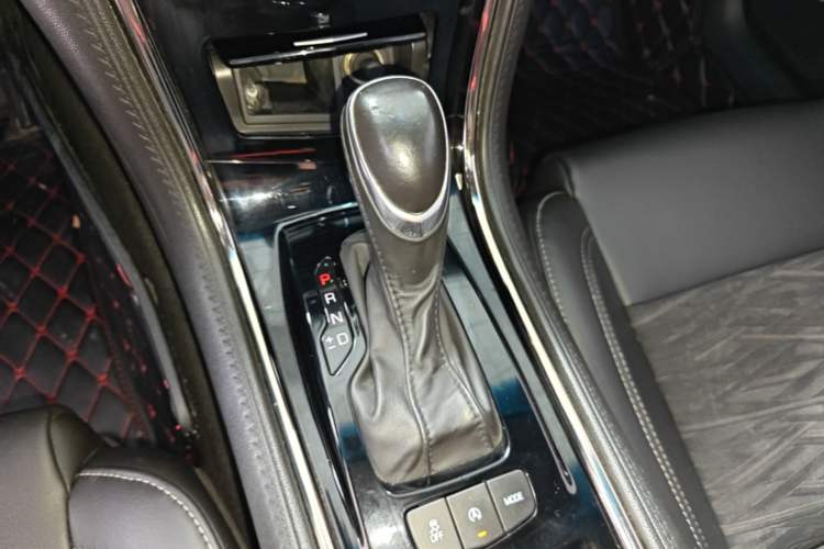 Used Cadillac ATS-L 2017 28T Tech Edition Gear Lever