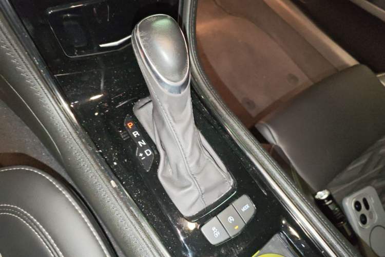 Used Cadillac ATS-L 2017 28T Elite Model Gear Lever