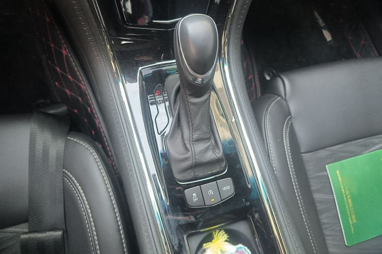 Used Cadillac ATS-L 2017 28T Tech Edition Gear Lever
