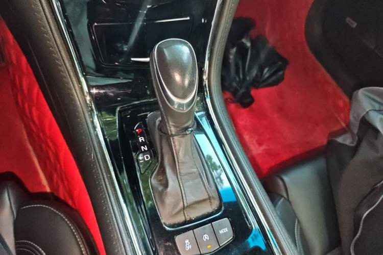 Used Cadillac ATS-L 2017 28T Tech Edition Gear Lever
