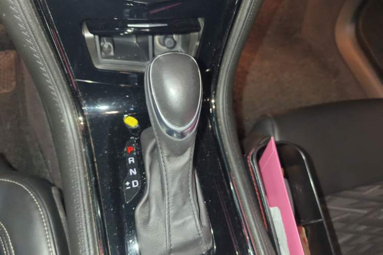 Used Cadillac ATS-L 2017 28T Tech Edition Gear Lever