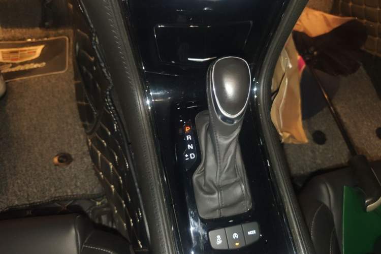 Used Cadillac ATS-L 2017 28T Tech Edition Gear Lever