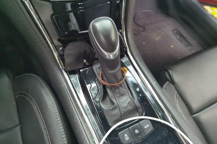 Used Cadillac ATS-L 2017 28T Fashion Edition Gear Lever