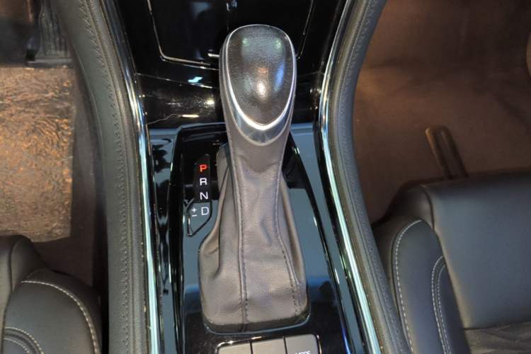 Used Cadillac ATS-L 2017 28T Tech Edition Gear Lever