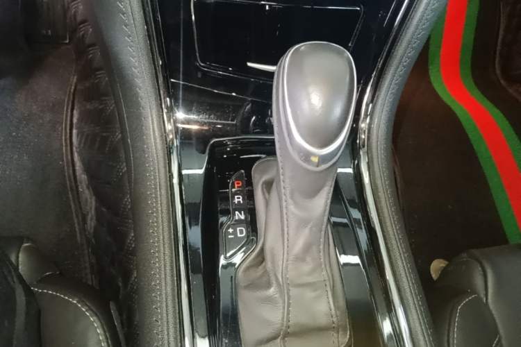Used Cadillac ATS-L 2017 28T Fashion Edition Gear Lever