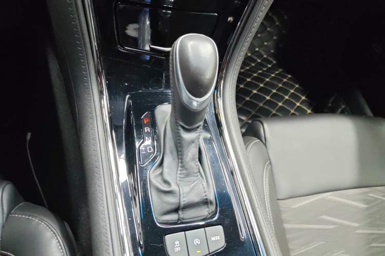 Used Cadillac ATS-L 2017 28T Tech Edition Gear Lever