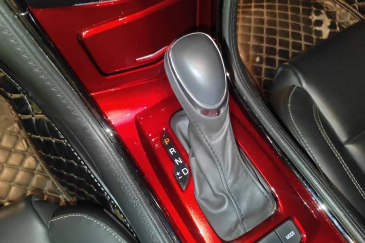 Used Cadillac ATS-L 2017 28T Fashion Edition Gear Lever