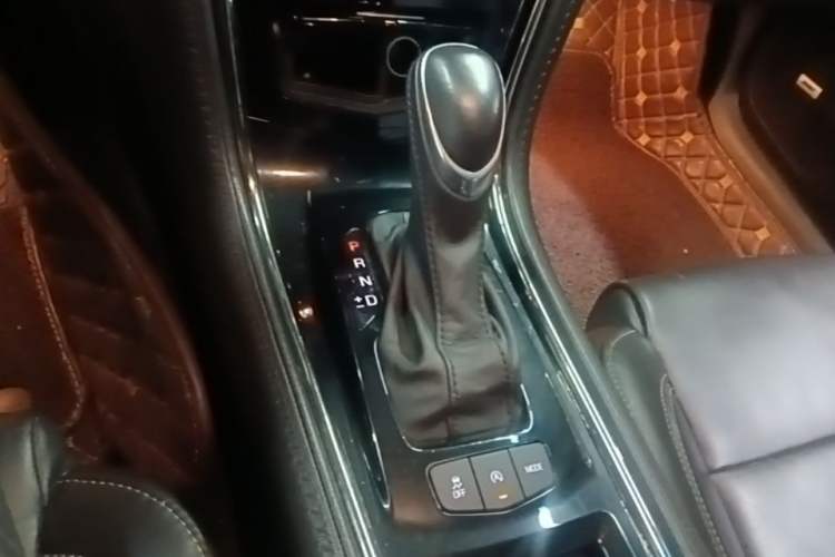 Used Cadillac ATS-L 2017 28T Fashion Edition Gear Lever