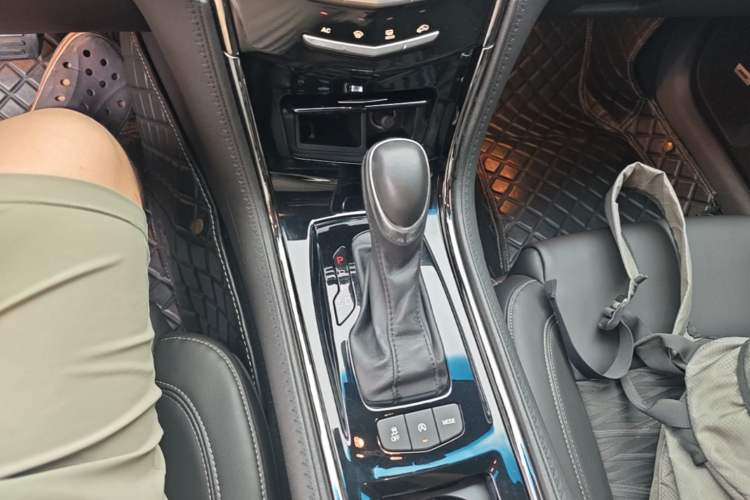 Used Cadillac ATS-L 2017 28T Tech Edition Gear Lever