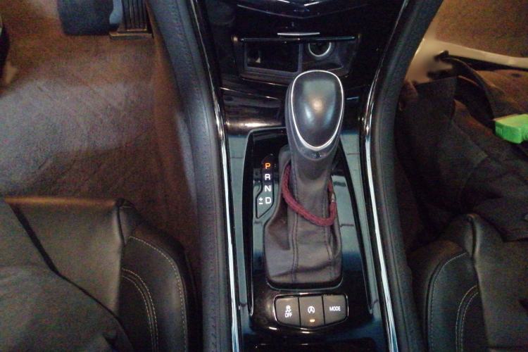 Used Cadillac ATS-L 2017 28T Fashion Edition Gear Lever