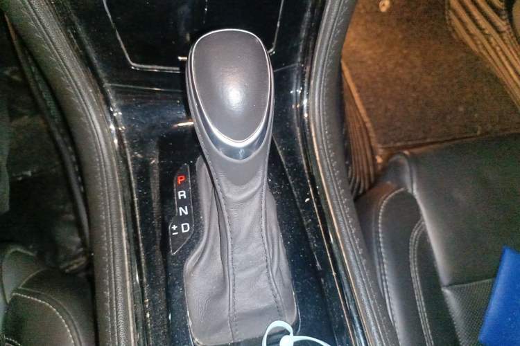 Used Cadillac ATS-L 2017 28T Fashion Edition Gear Lever