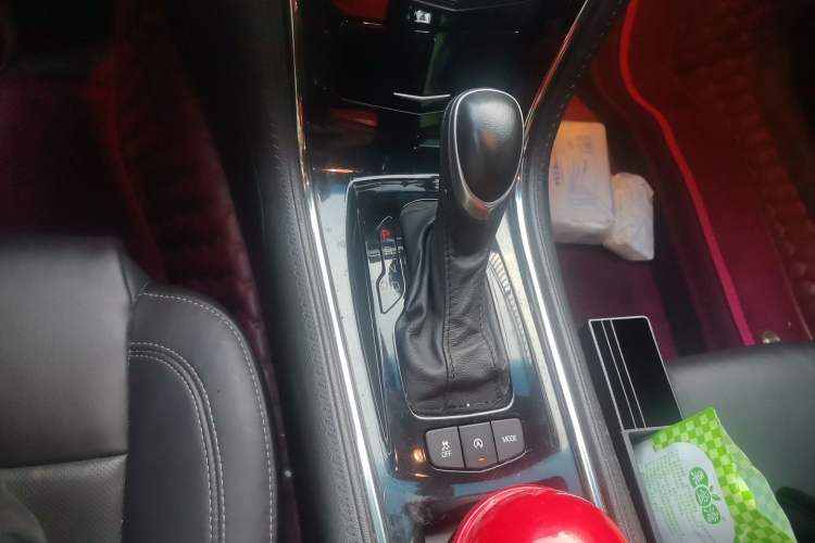 Used Cadillac ATS-L 2017 28T Fashion Edition Gear Lever