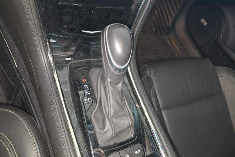 Used Cadillac ATS-L 2017 28T Fashion Edition Gear Lever