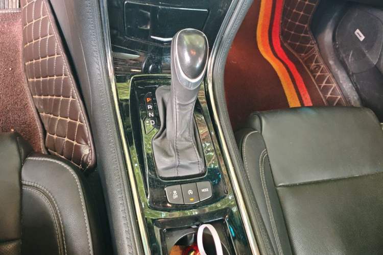 Used Cadillac ATS-L 2017 28T Fashion Edition Gear Lever