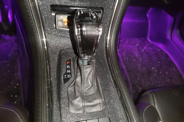 Used Cadillac ATS-L 2017 28T Tech Edition Gear Lever
