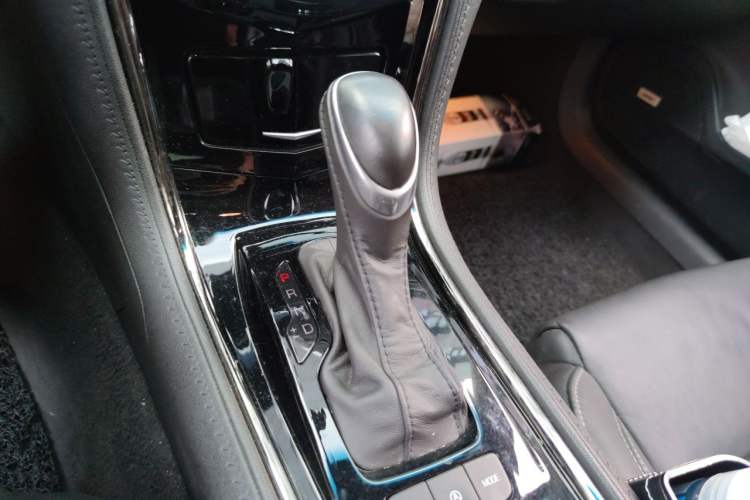 Used Cadillac ATS-L 2017 28T Fashion Edition Gear Lever